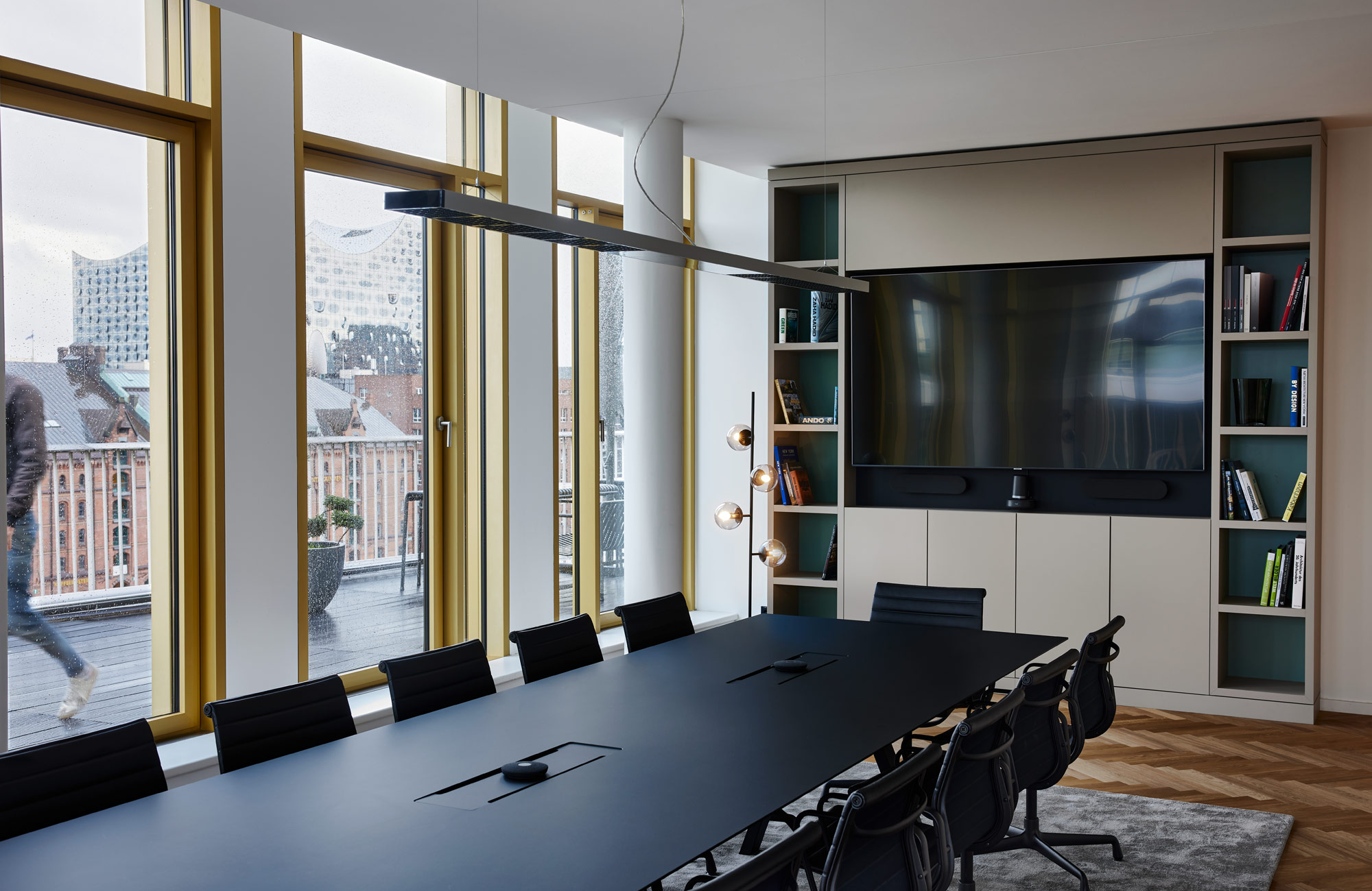 Newwork. Die Büroräume von VALUES in Hamburg. Stern Architekten mit de Winder. Bild von Marc Seelen