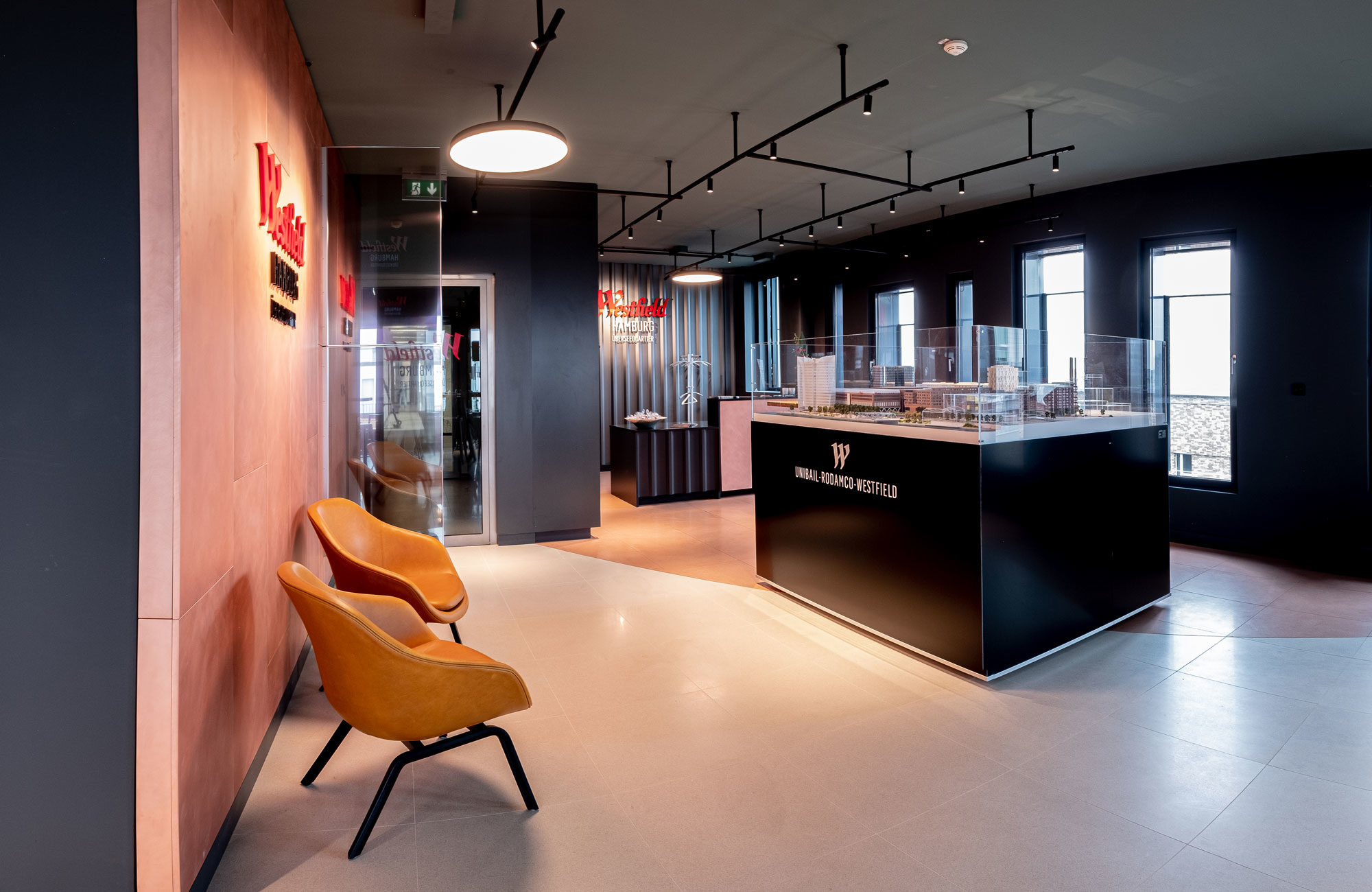 Showroom_Eroeffnung_Innenarchitektur-(3-von-13)