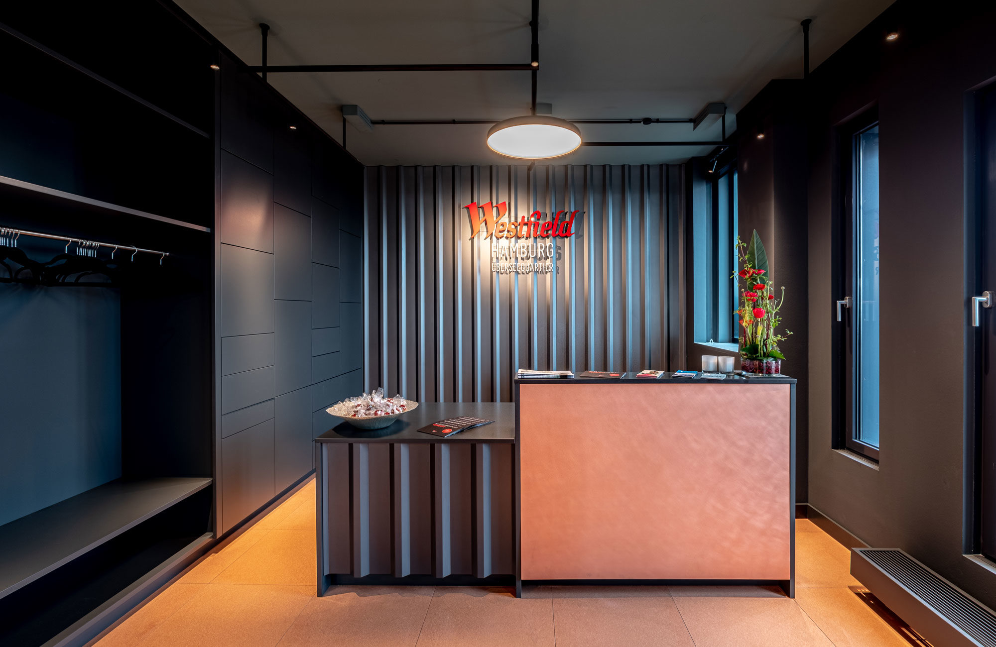 Showroom_Eroeffnung_Innenarchitektur-(5-von-13)